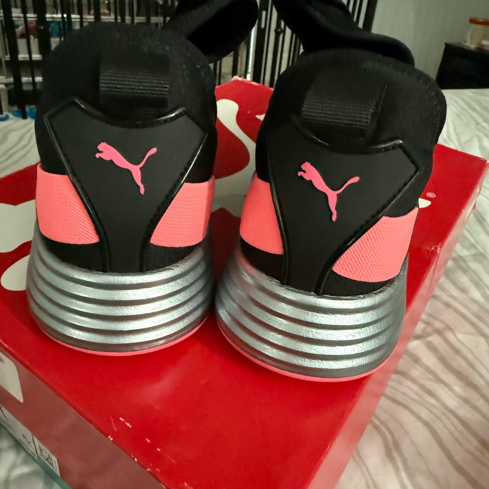 Puma shoes - Picture 5 of 6